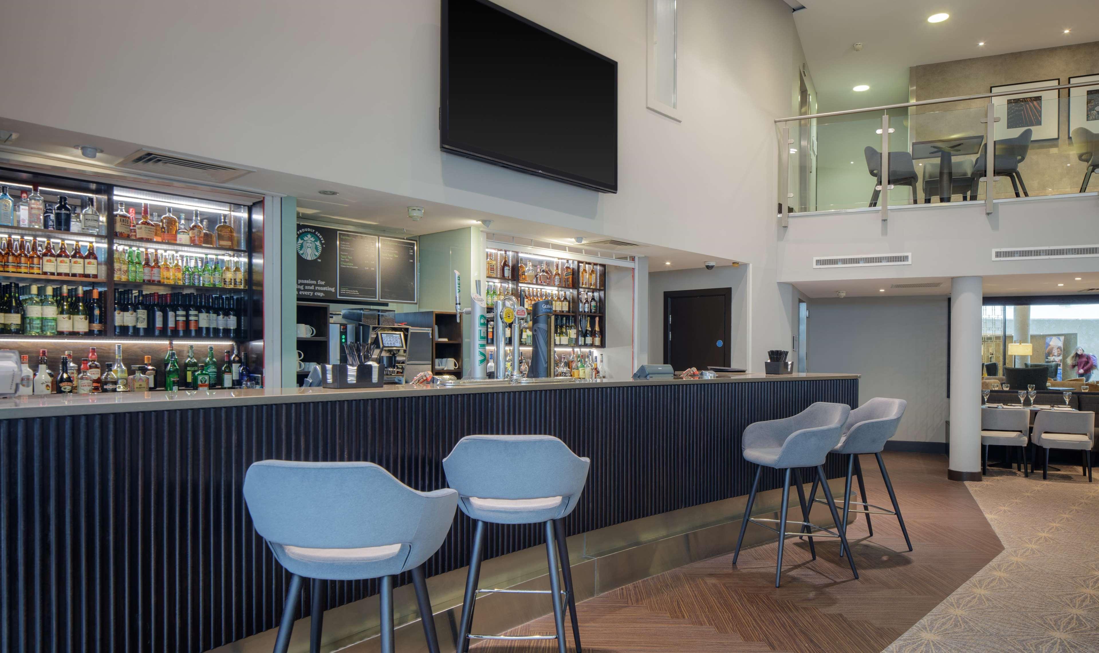 Hotel Doubletree By Hilton London Heathrow Airport Hounslow Exterior foto