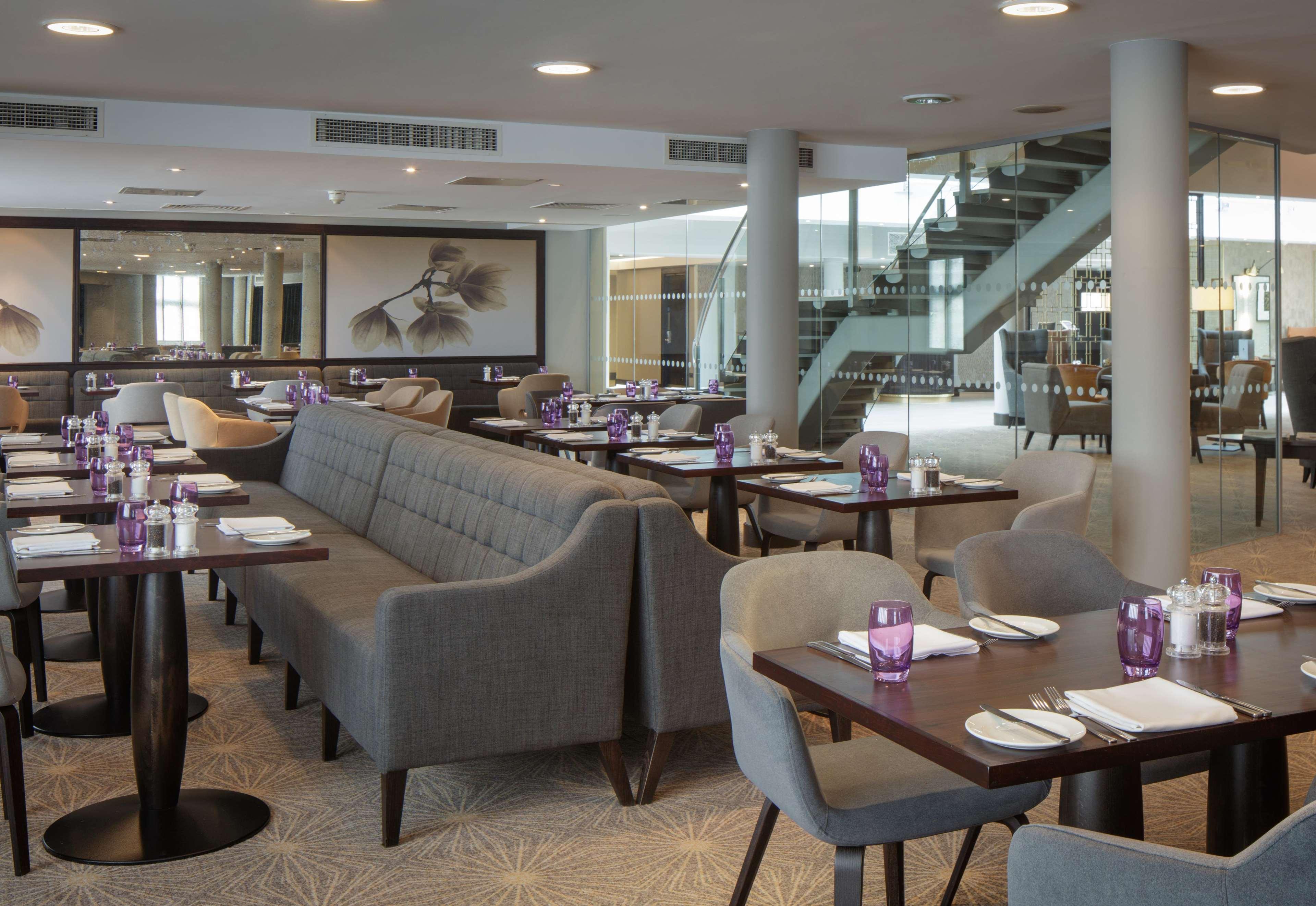 Hotel Doubletree By Hilton London Heathrow Airport Hounslow Exterior foto