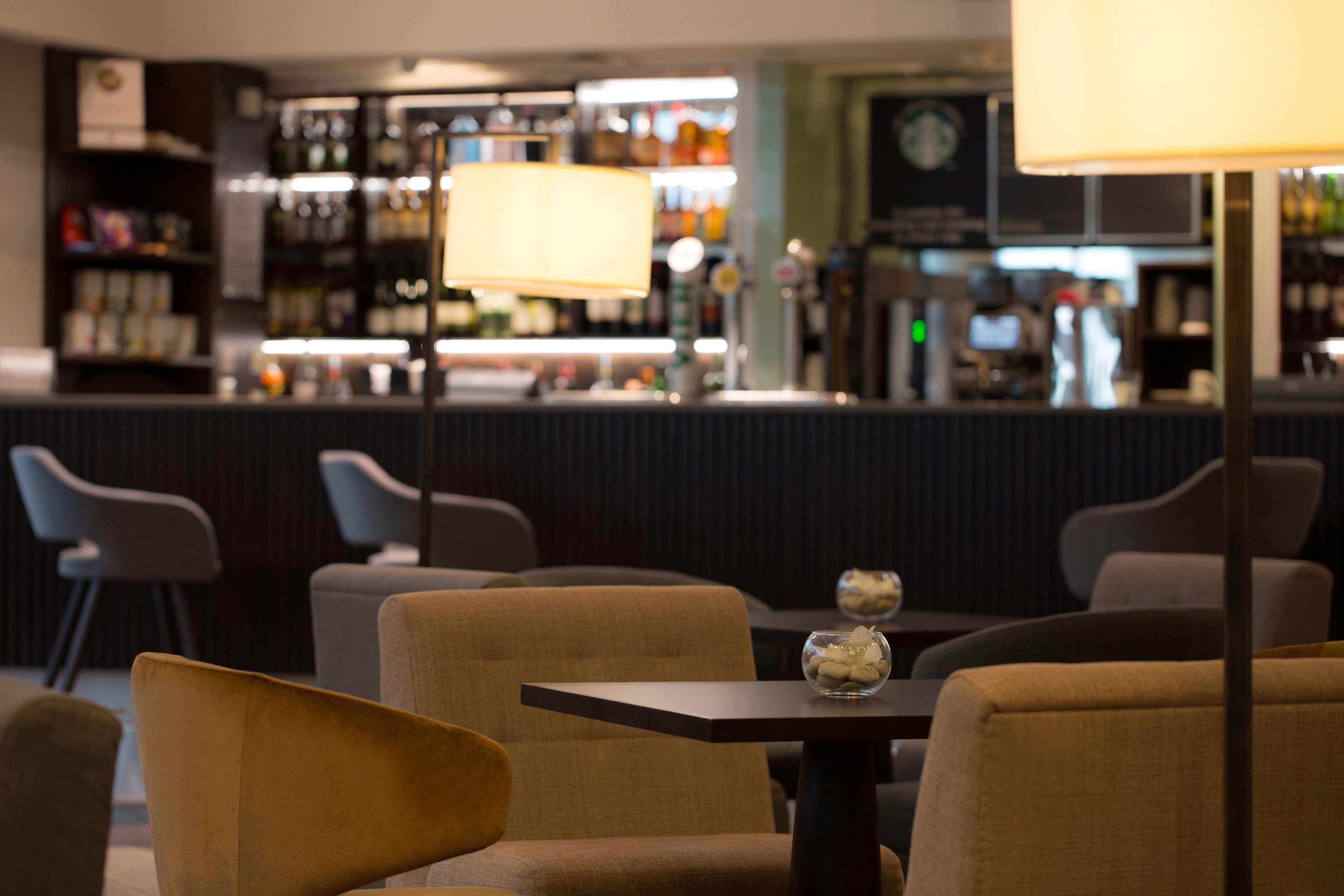 Hotel Doubletree By Hilton London Heathrow Airport Hounslow Exterior foto
